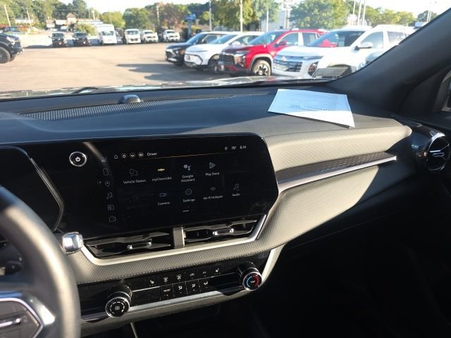 Used 2026 Chevrolet Equinox LT AWD/4WD image 21