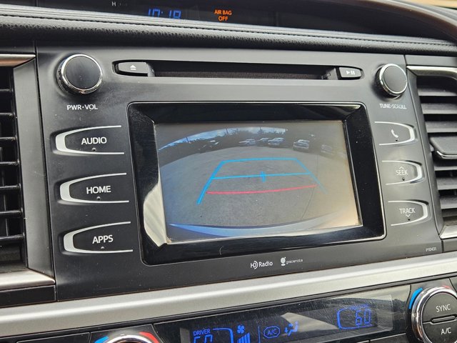 Used 2015 Toyota Highlander Plus FWD image 14