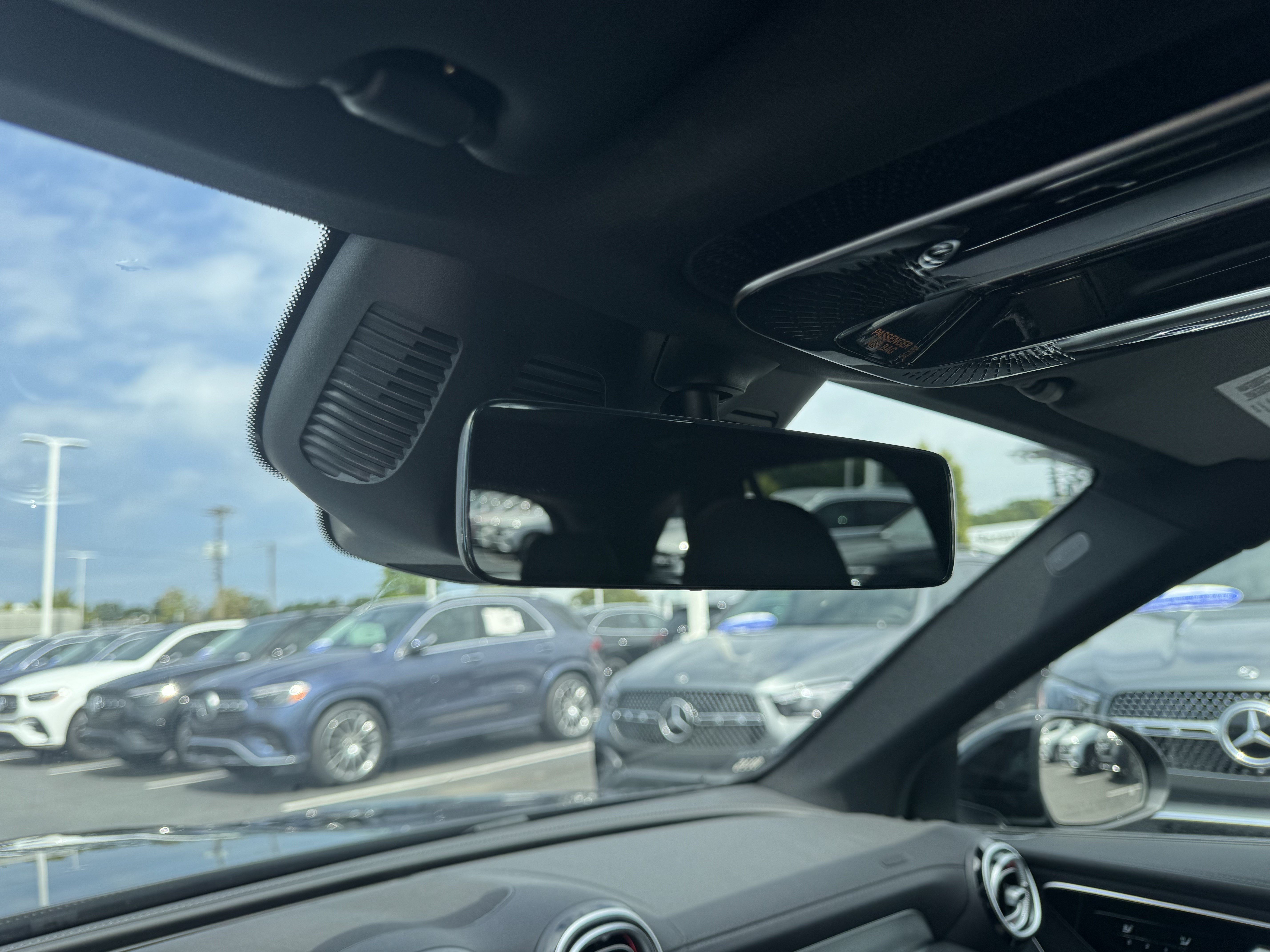 Used 2025 Mercedes-Benz GLC 350e 4MATIC image 24