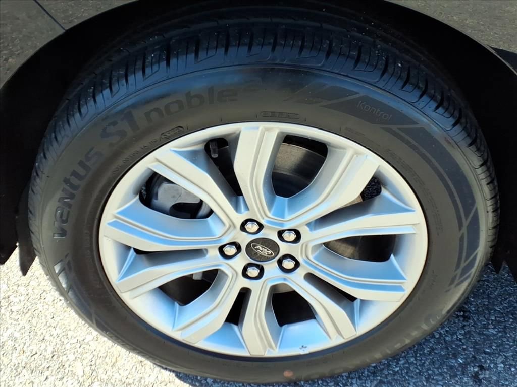 Used 2024 Ford Edge Titanium image 8