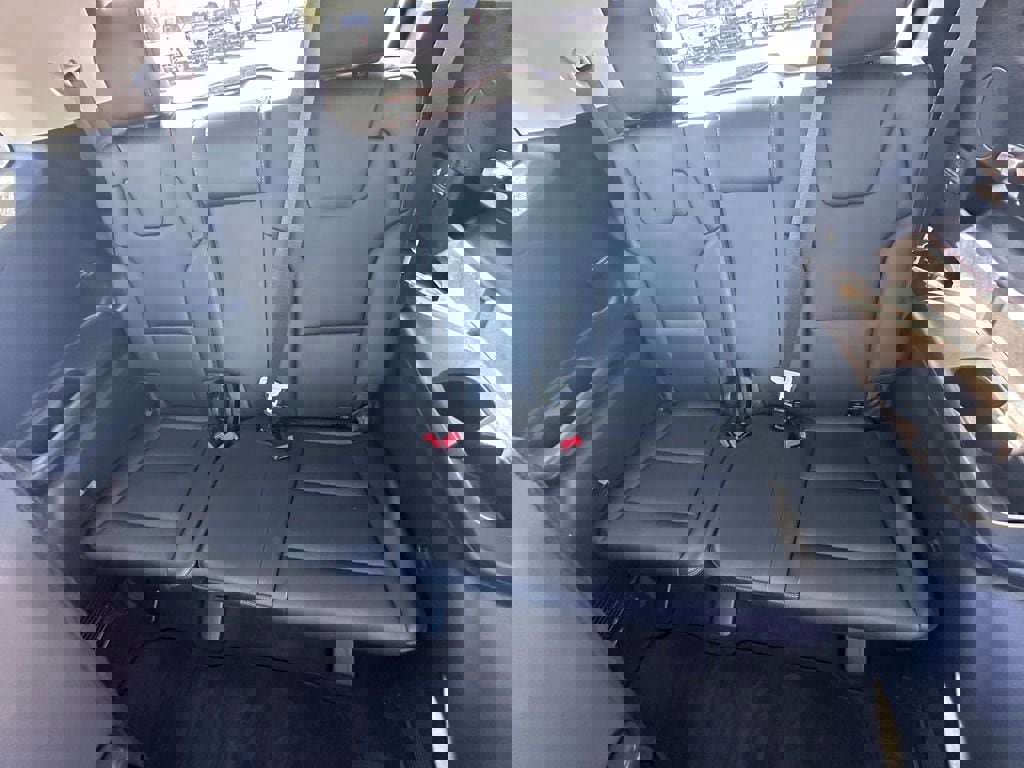 Used 2024 Kia Telluride S w/ S Sunroof Package image 25