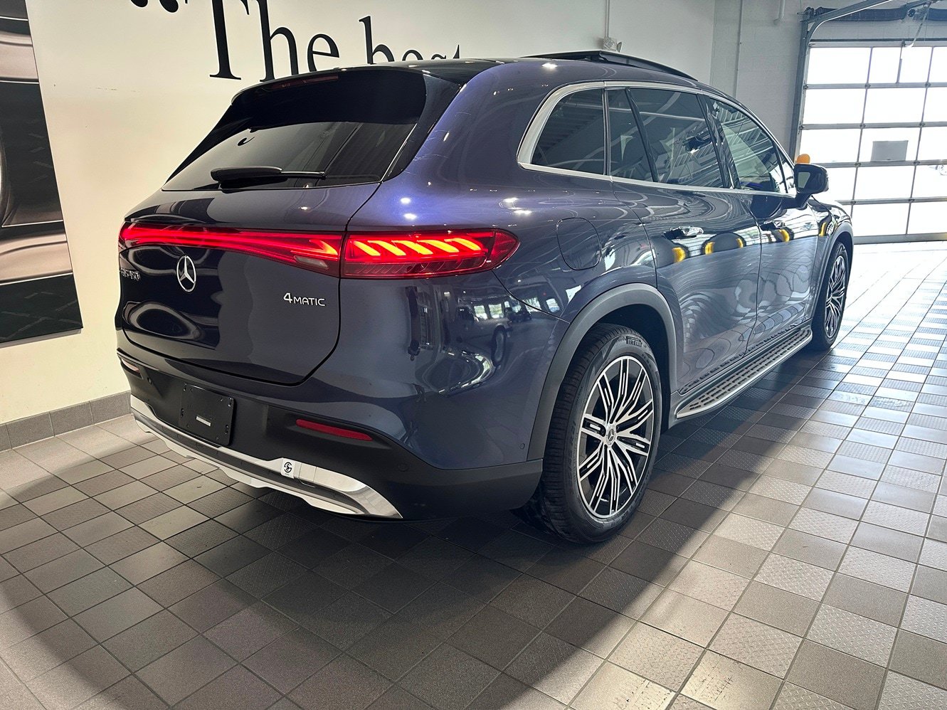 Certified 2023 Mercedes-Benz EQS 450+ 4MATIC SUV w/ Acoustic Comfort Package image 4