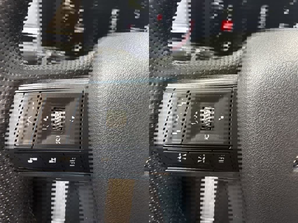 Used 2025 Mitsubishi Outlander SEL image 44