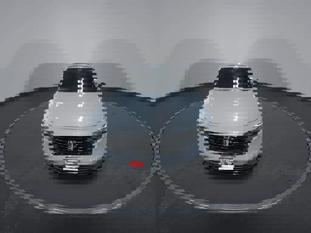 Used 2024 Honda Accord Sport image 3