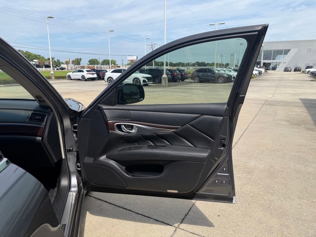 Used 2015 INFINITI Q70 3.7 RWD image 26