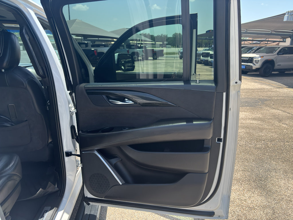 Used 2018 Cadillac Escalade ESV Platinum AWD/4WD image 21
