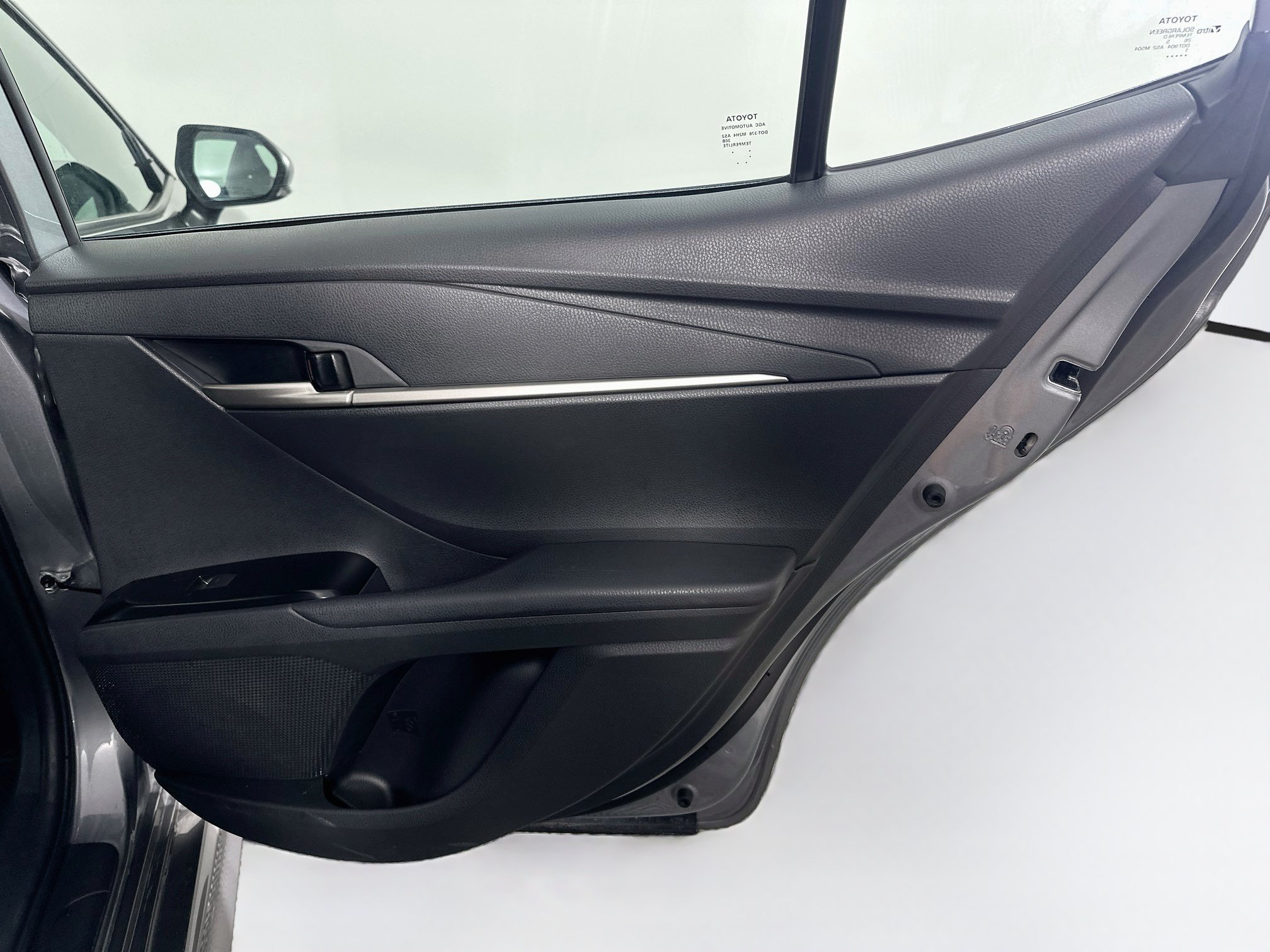 Used 2025 Toyota Camry SE FWD image 29