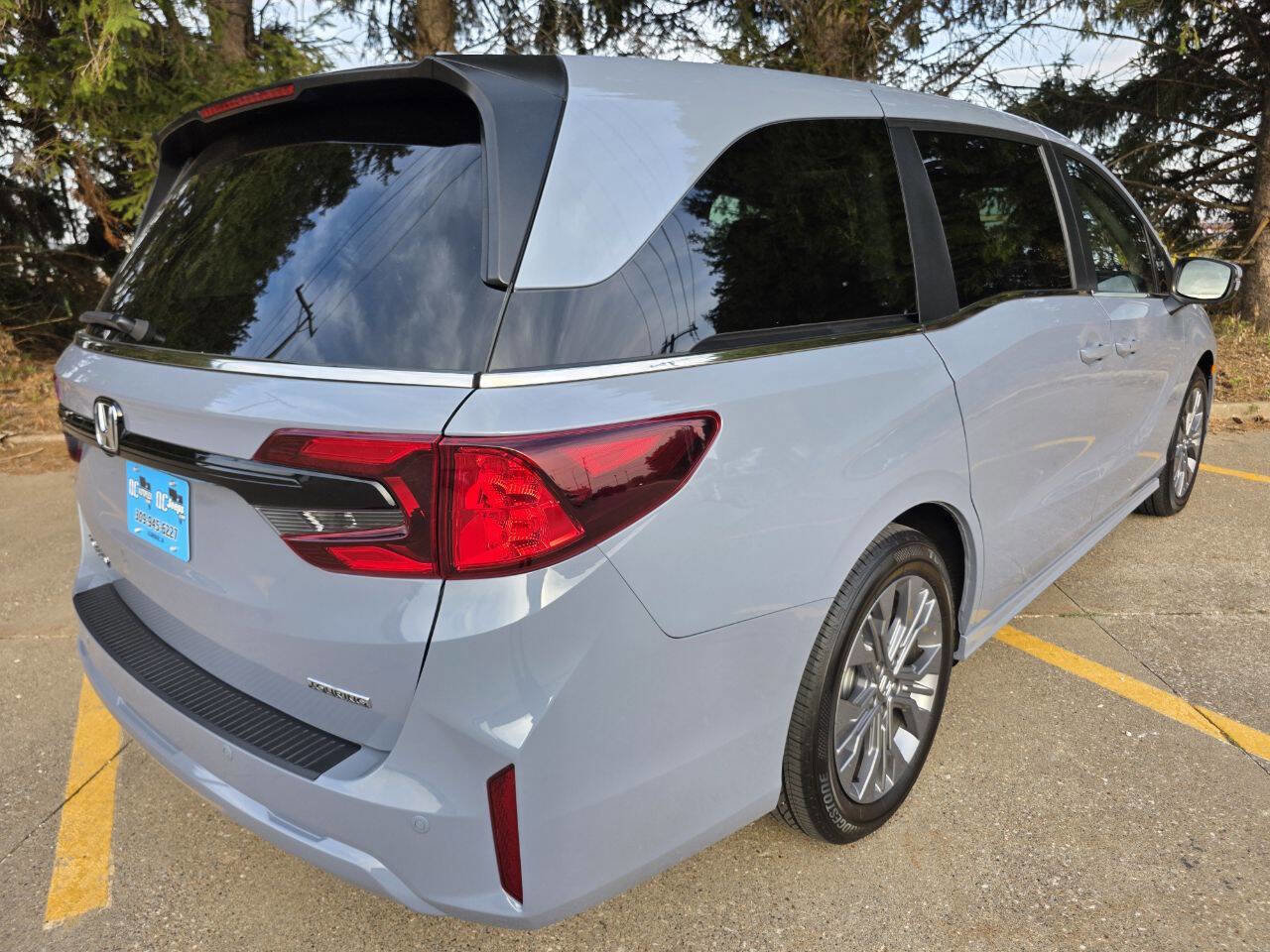 Used 2025 Honda Odyssey Touring image 6