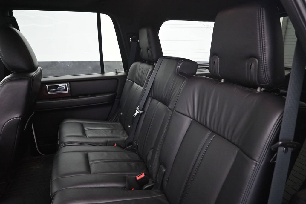 Used 2016 Lincoln Navigator Select AWD/4WD image 26