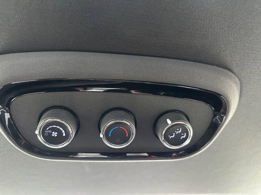 Used 2023 Dodge Durango GT image 28