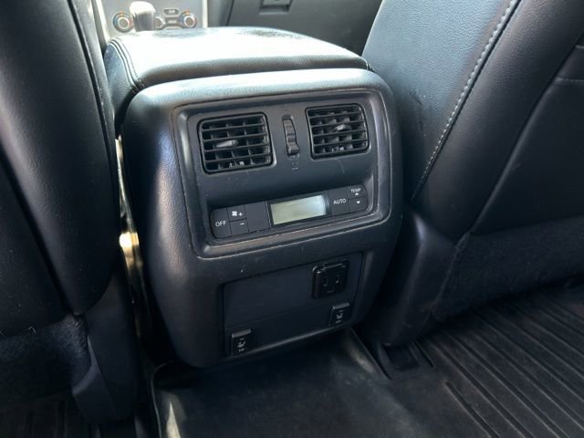 Used 2017 Nissan Pathfinder SL AWD/4WD image 24
