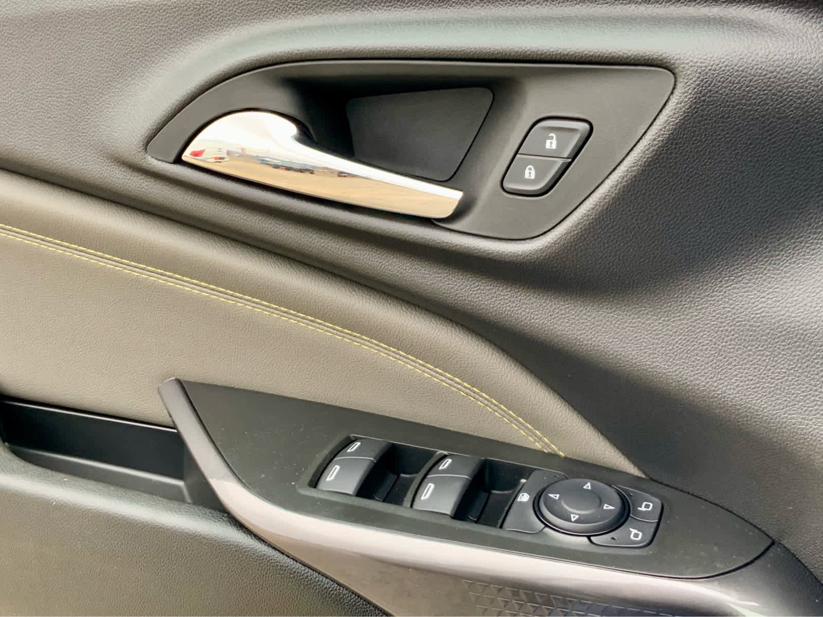 Certified 2025 Chevrolet Trax ACTIV image 48