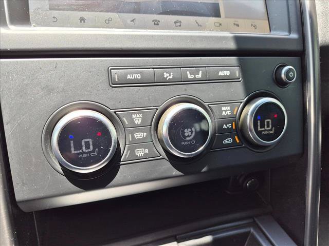 Used 2020 Land Rover Discovery Landmark AWD/4WD image 16