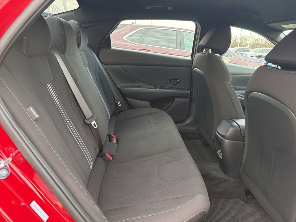 Used 2025 Hyundai Elantra Sport image 41