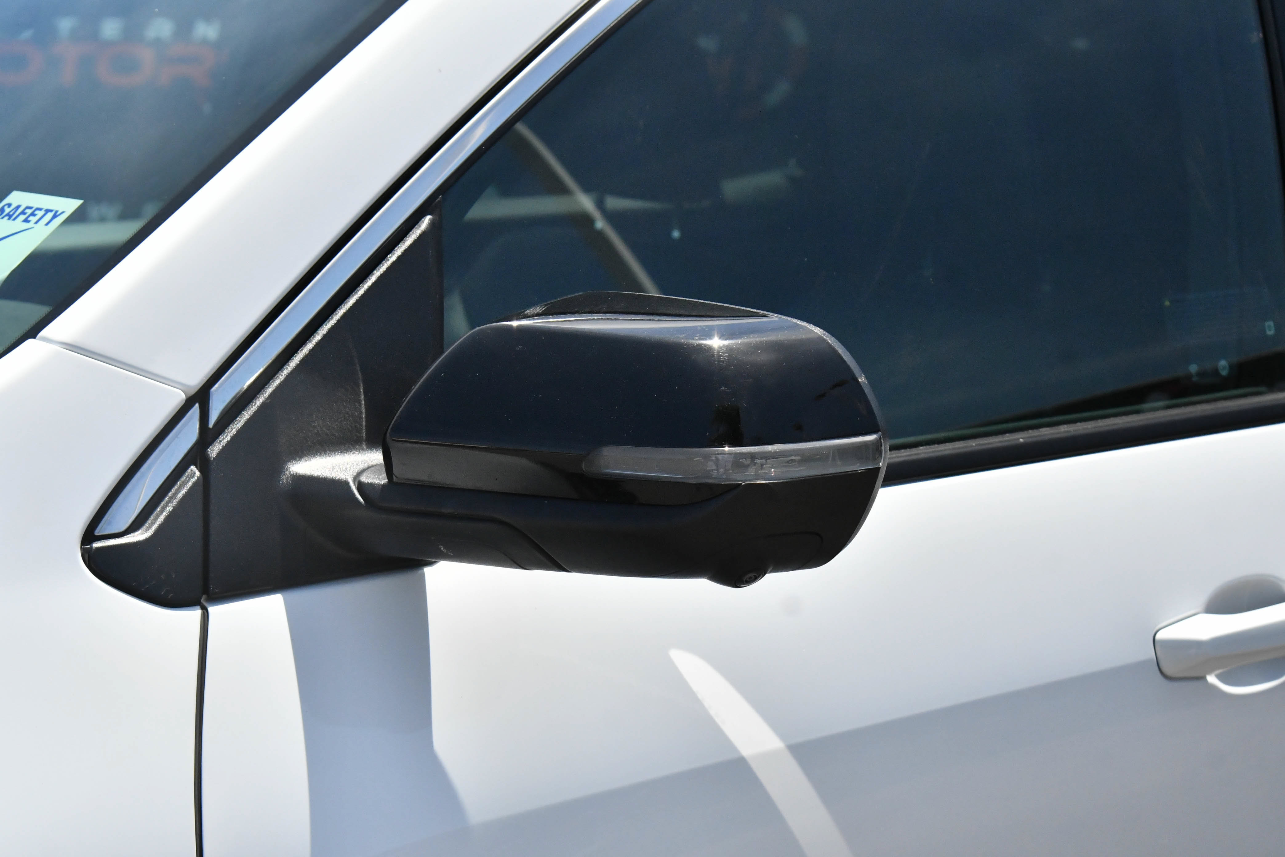 Used 2024 GMC Acadia Elevation FWD image 13