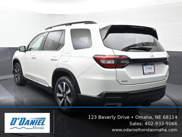 Used 2023 Honda Pilot Touring image 4