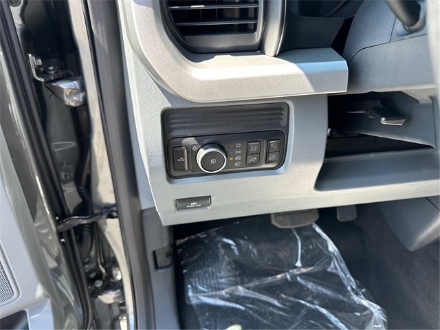 New 2025 Ford F350 XLT w/ FX4 Off-Road Package image 22