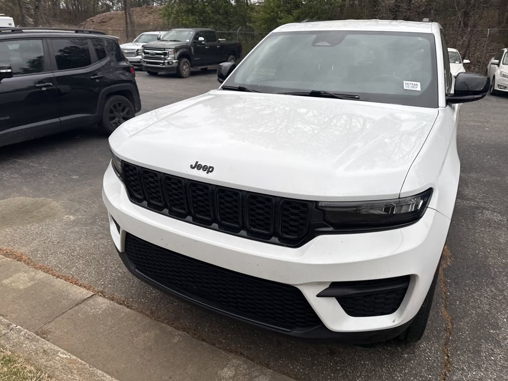 Used 2022 Jeep Grand Cherokee Altitude image 6