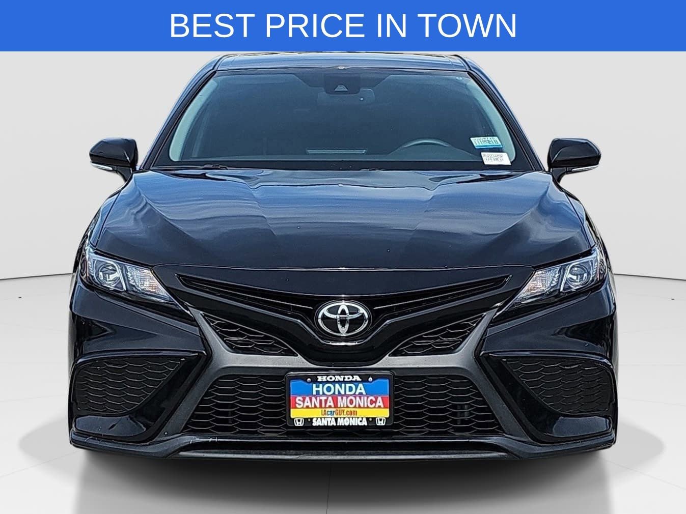 Used 2024 Toyota Camry SE w/ Convenience Package FWD image 2