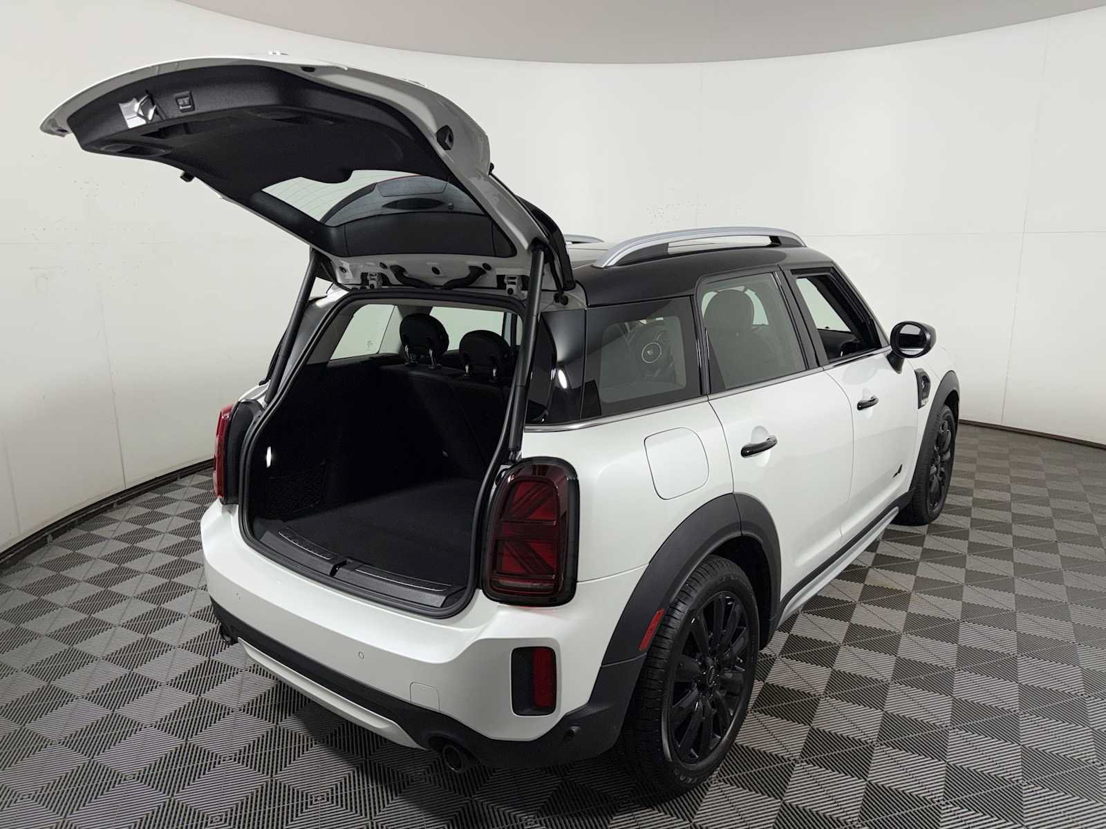 Used 2024 MINI Cooper Countryman S w/ Premium Package AWD/4WD image 23