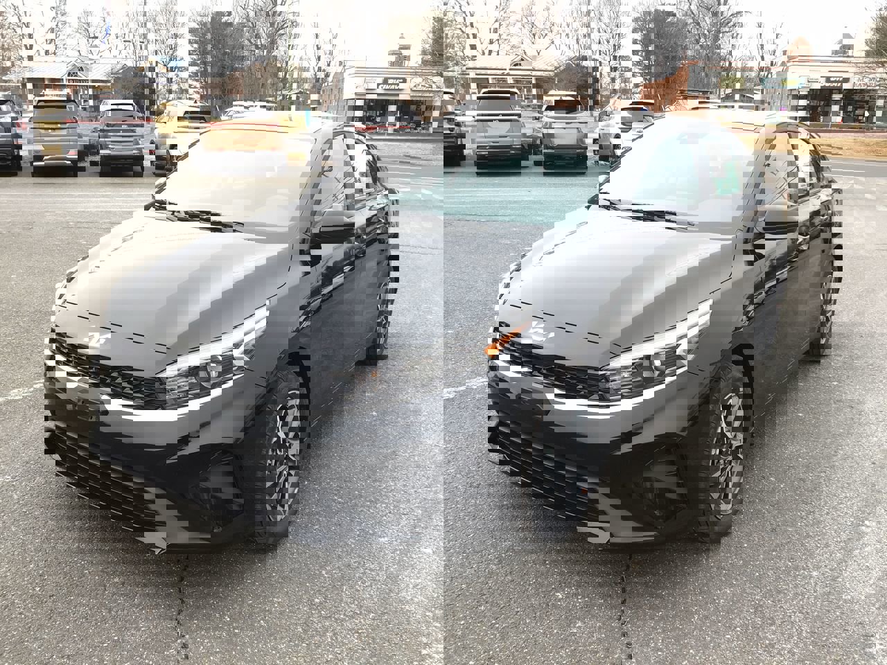 Certified 2023 Kia Forte LXS image 4