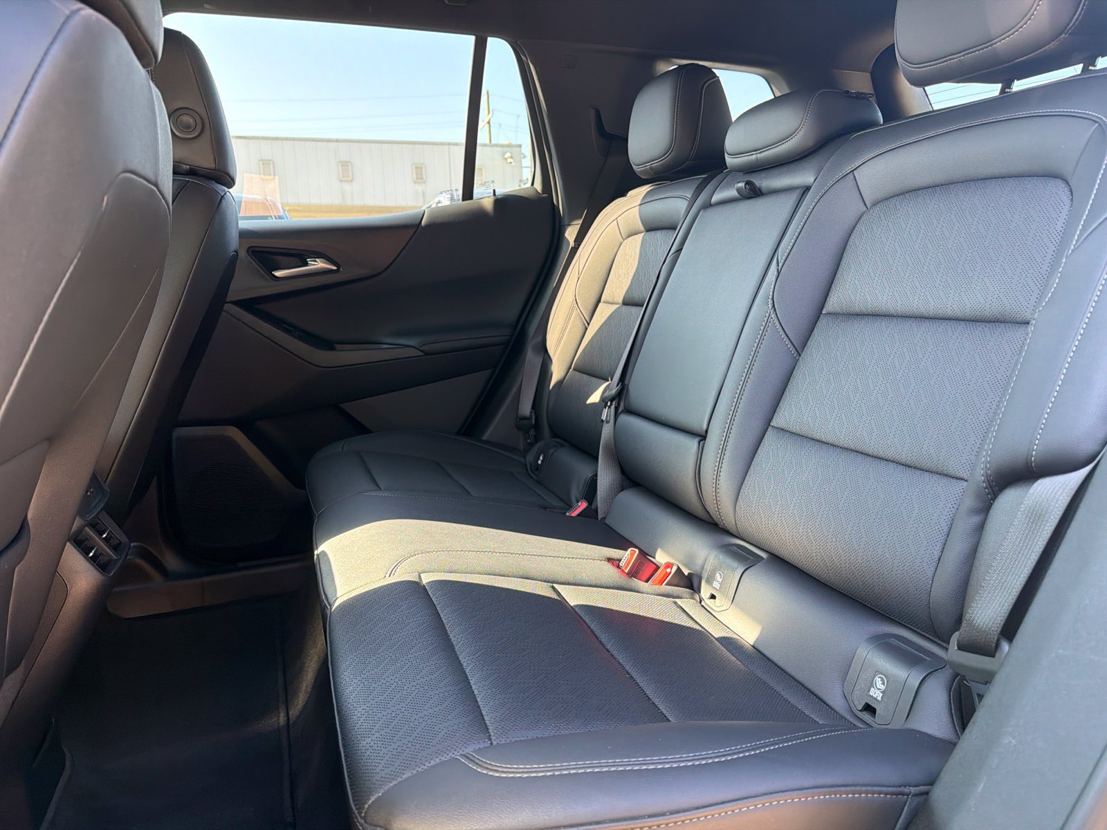 Used 2025 Chevrolet Equinox LT w/ Convenience Package II FWD image 12