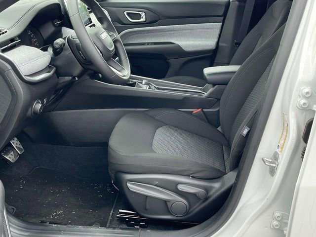 New 2025 Jeep Compass Sport image 10