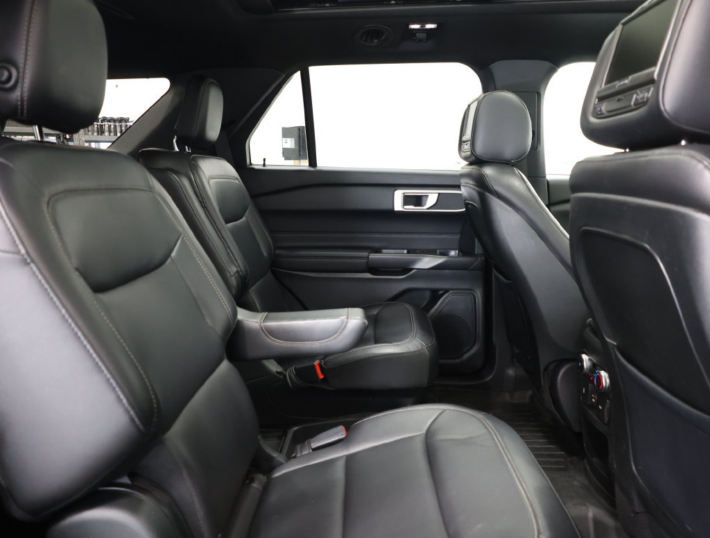 Used 2020 Ford Explorer XLT w/ Equipment Group 202A AWD/4WD image 24