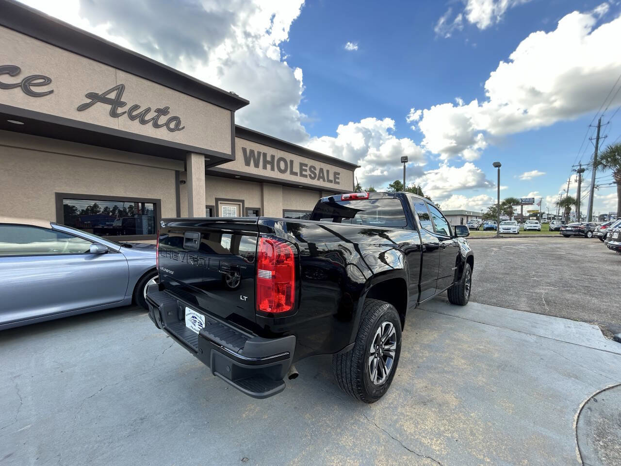 Used 2022 Chevrolet Colorado LT w/ Fleet Safety Package image 7