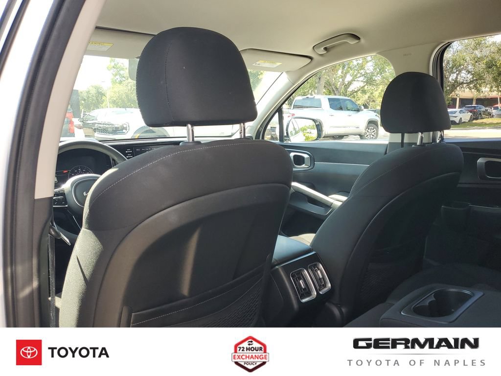 Used 2023 Kia Sorento LX AWD/4WD image 23
