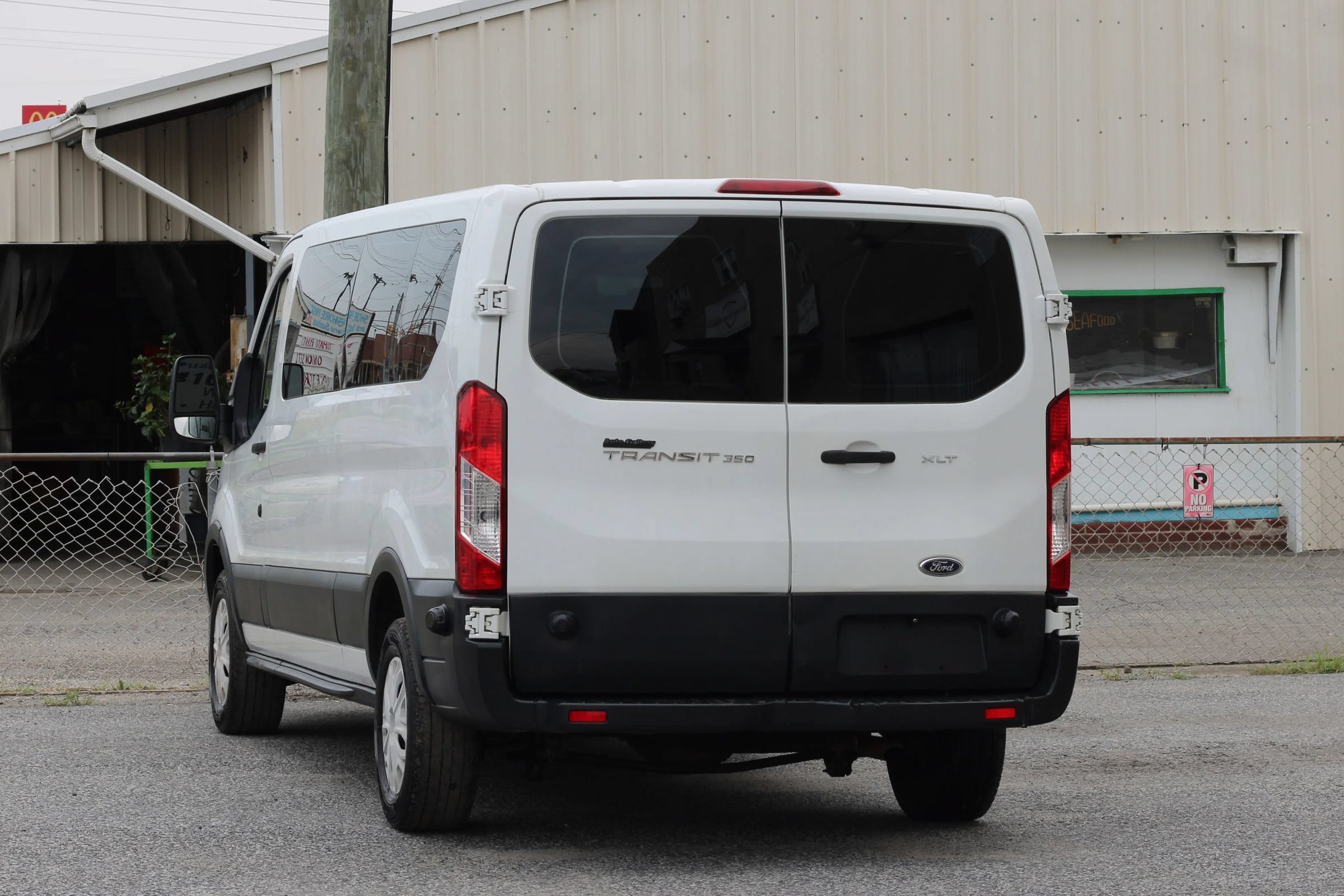 Used 2015 Ford Transit 350 XLT RWD image 6