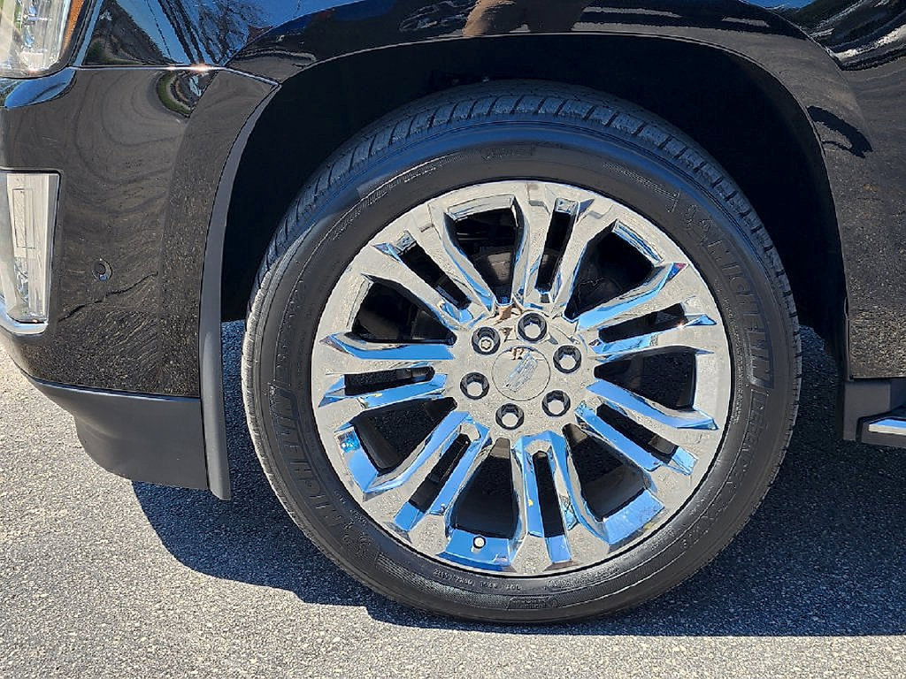 Used 2020 Cadillac Escalade 2WD w/ LPO, Radiant Package image 10