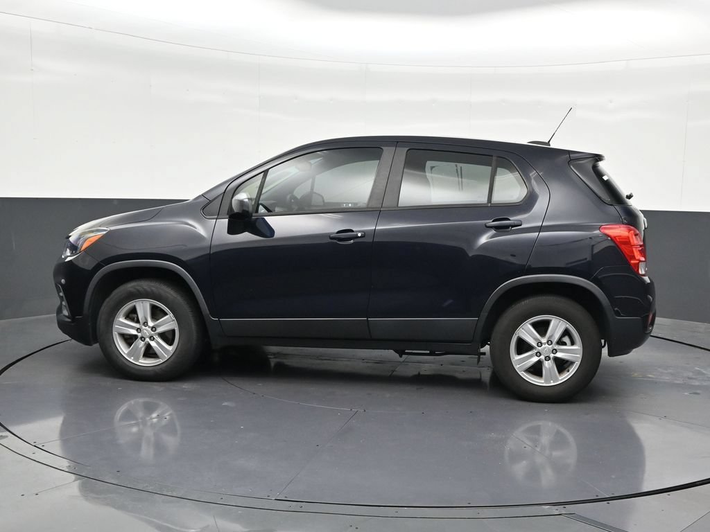 Used 2022 Chevrolet Trax LS AWD/4WD image 2