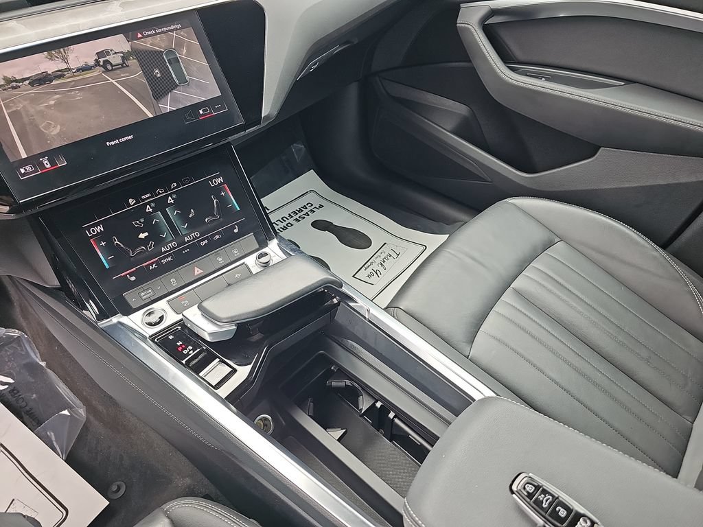 Used 2021 Audi e-tron Premium w/ Convenience Plus Package AWD/4WD image 25