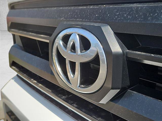 Certified 2025 Toyota Tacoma SR5 AWD/4WD image 30