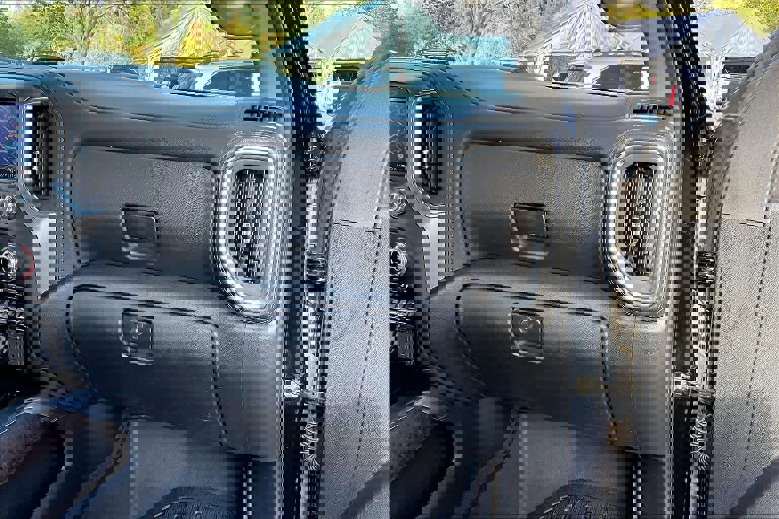 Used 2021 GMC Sierra 2500 Denali w/ Denali Ultimate Package image 18