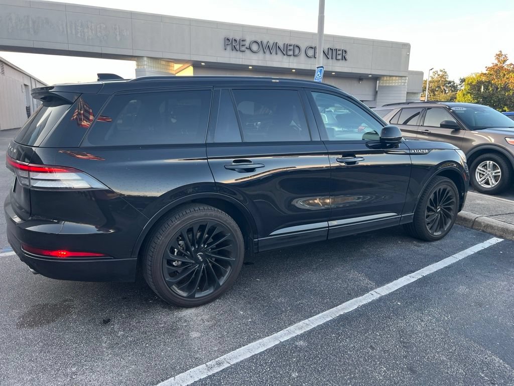 Used 2025 Lincoln Aviator Reserve w/ Jet Appearance Package RWD image 4
