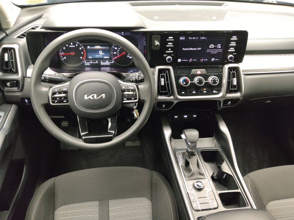 Used 2023 Kia Sorento LX AWD/4WD image 22