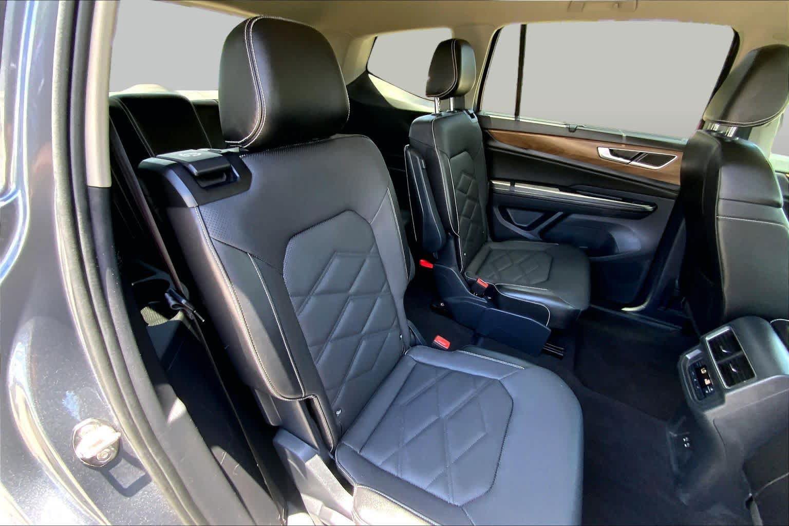 Used 2024 Volkswagen Atlas SE AWD/4WD image 19