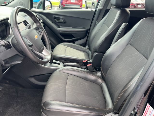 Used 2020 Chevrolet Trax LT w/ LT Convenience Package AWD/4WD image 10