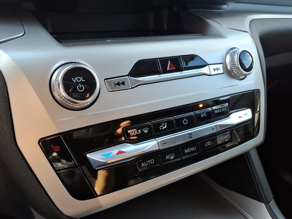 Used 2022 Ford Explorer XLT w/ Class IV Trailer Tow Package image 18