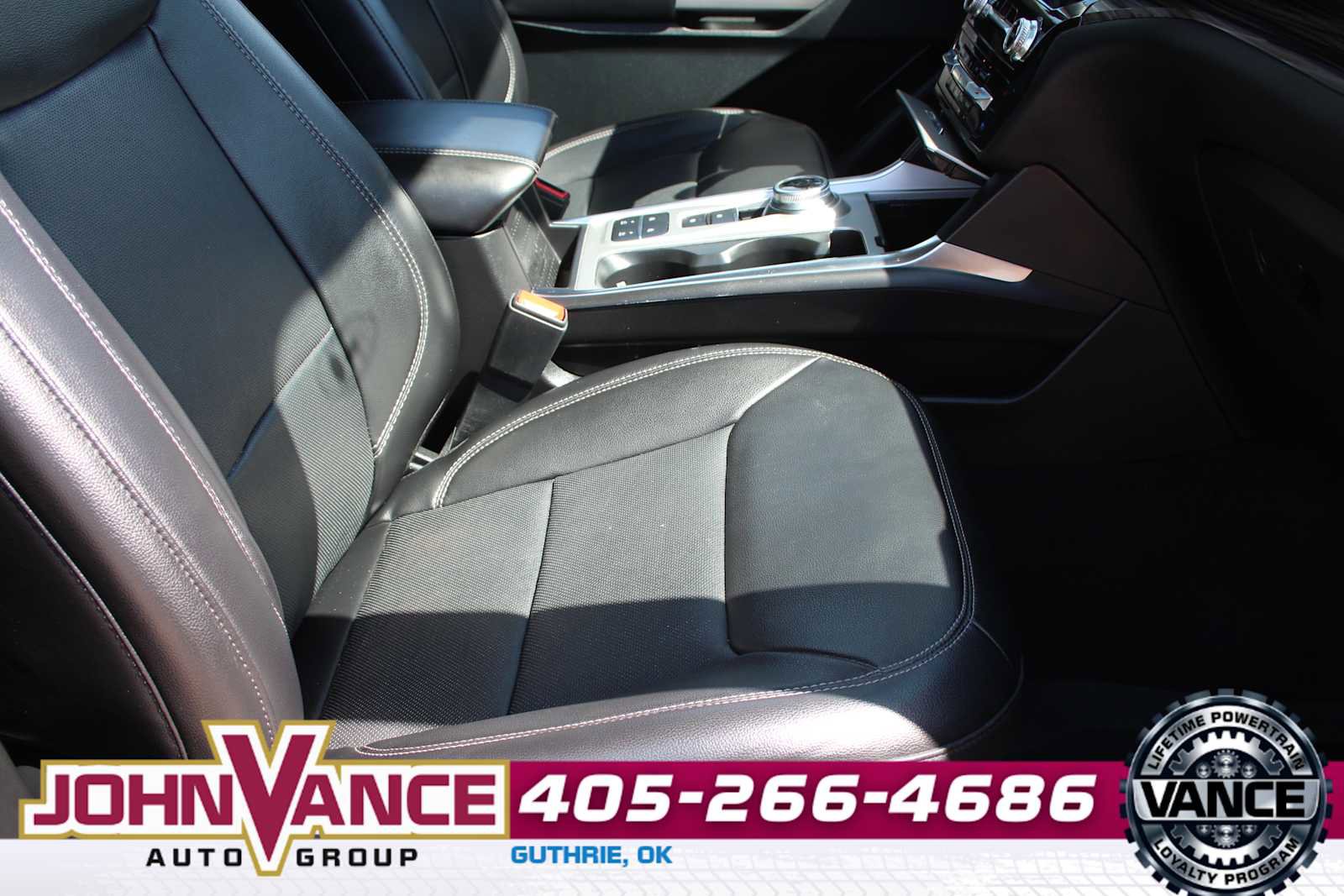 Used 2023 Ford Explorer Limited w/ Limited Technology Package image 18