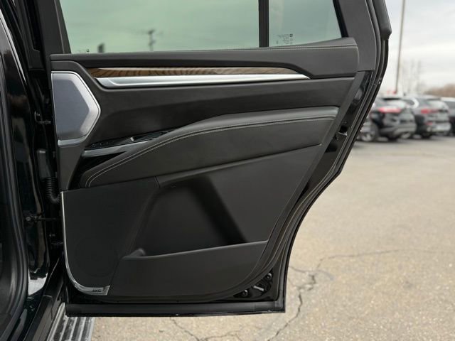 Used 2026 Cadillac Escalade Platinum Sport image 33