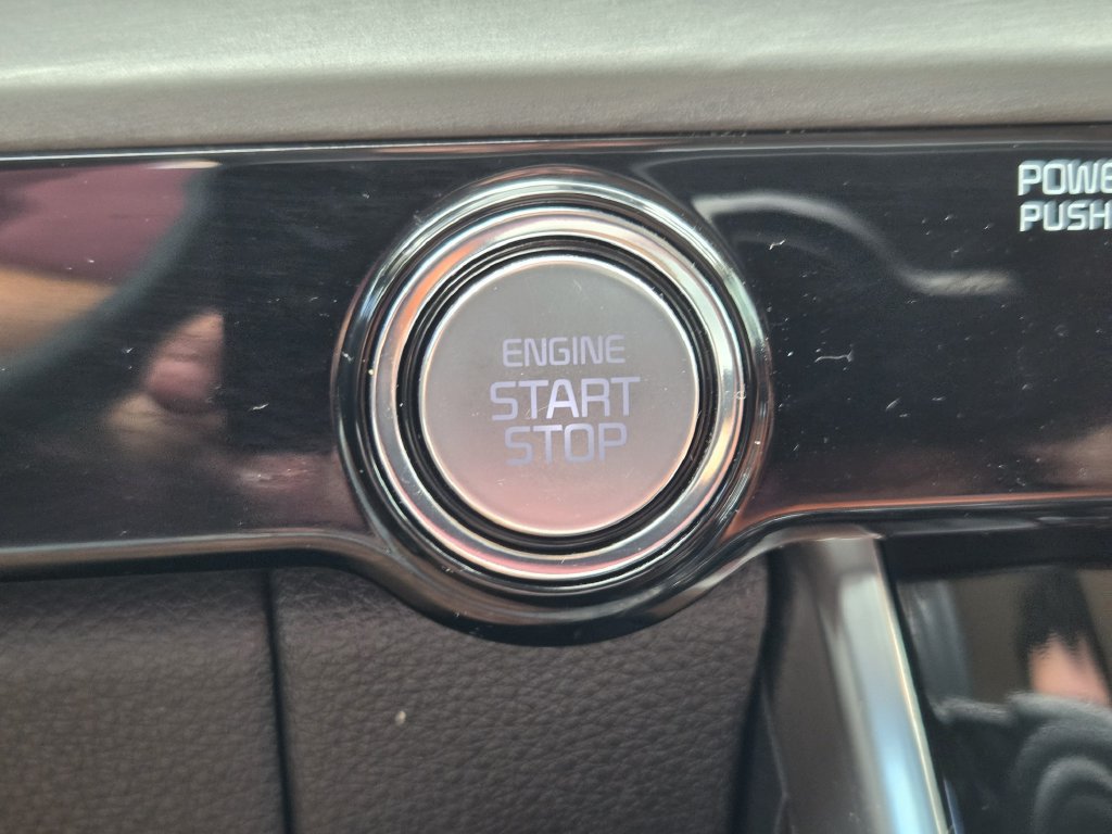Certified 2022 Kia Carnival SX FWD image 24