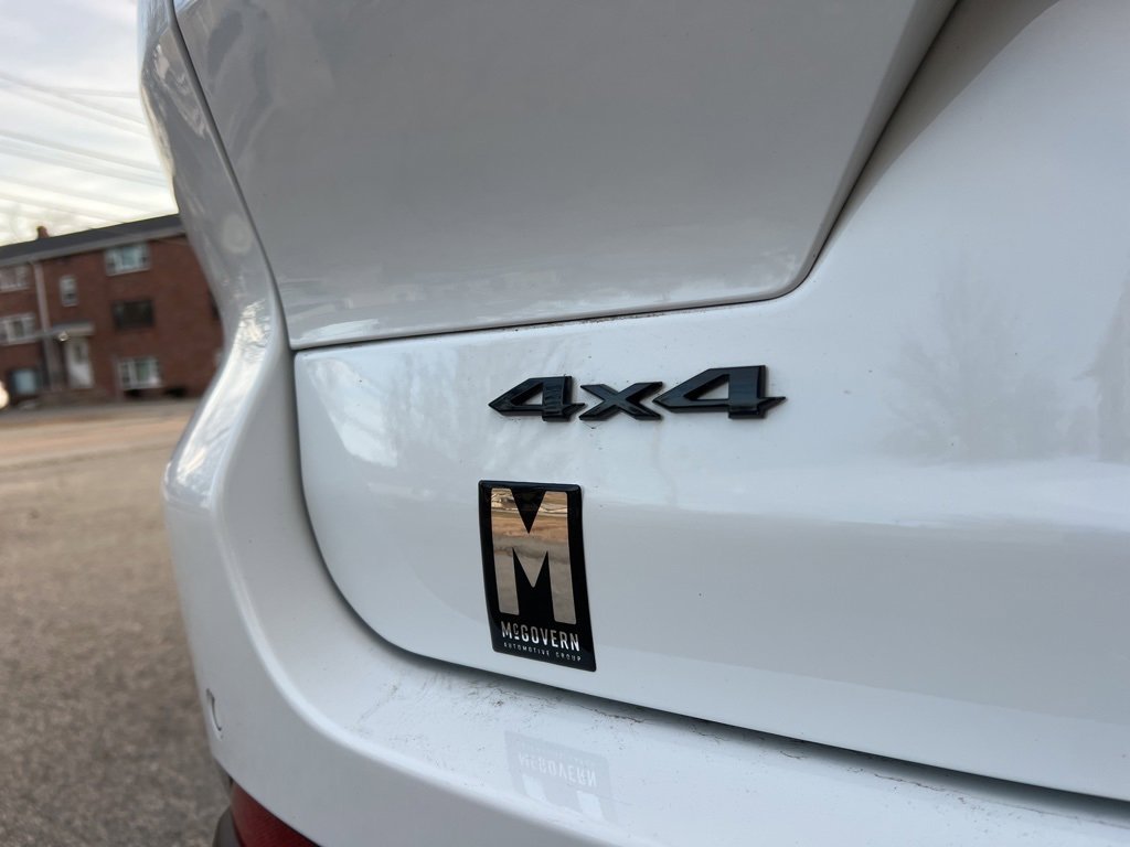 Used 2023 Jeep Grand Cherokee L Laredo image 9