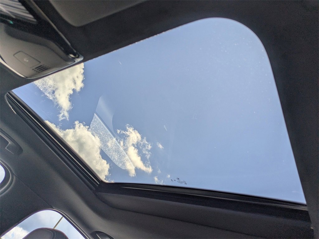 Used 2024 BMW 330e image 23