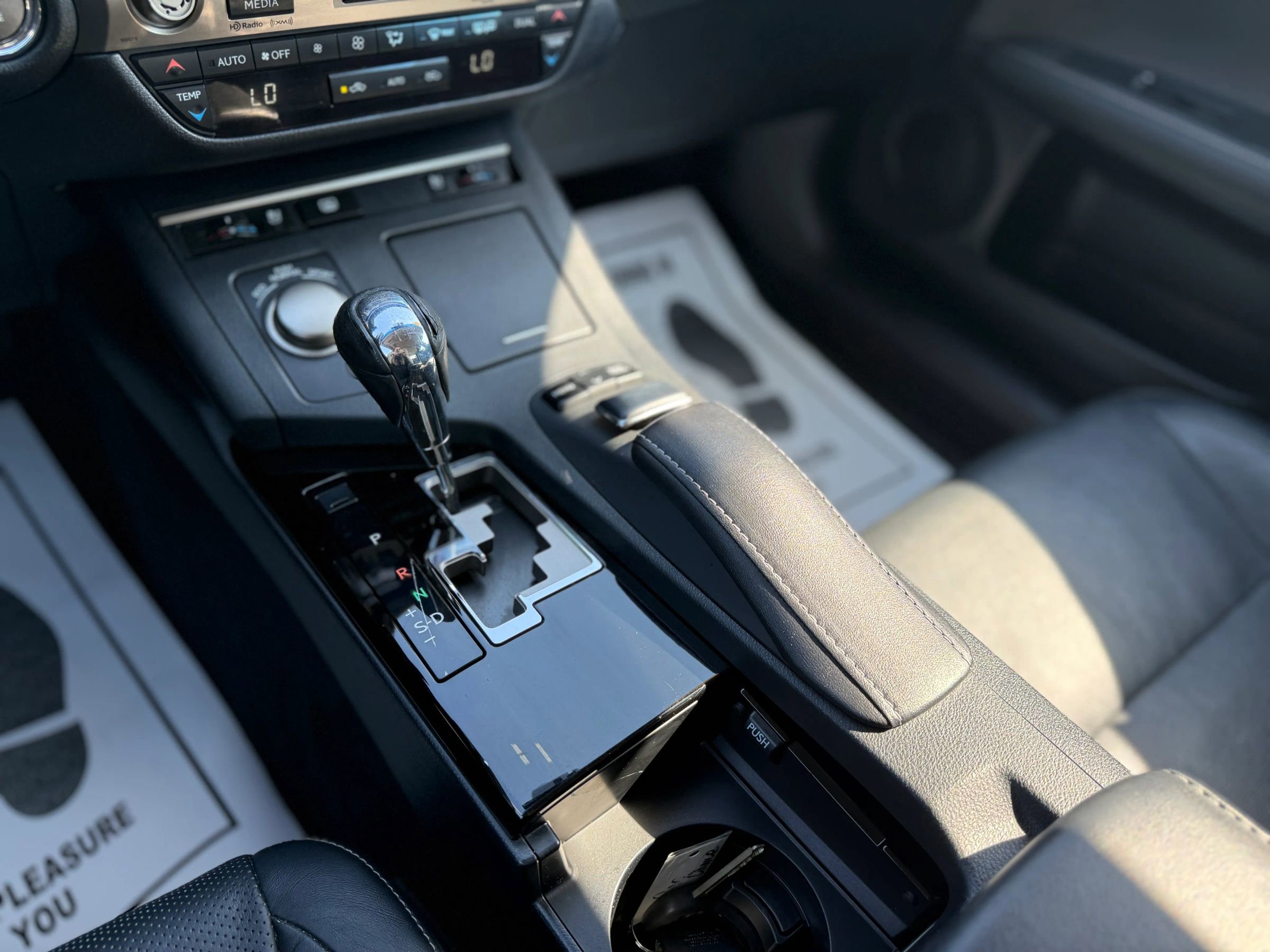 Used 2013 Lexus ES 350 w/ Luxury Pkg image 27