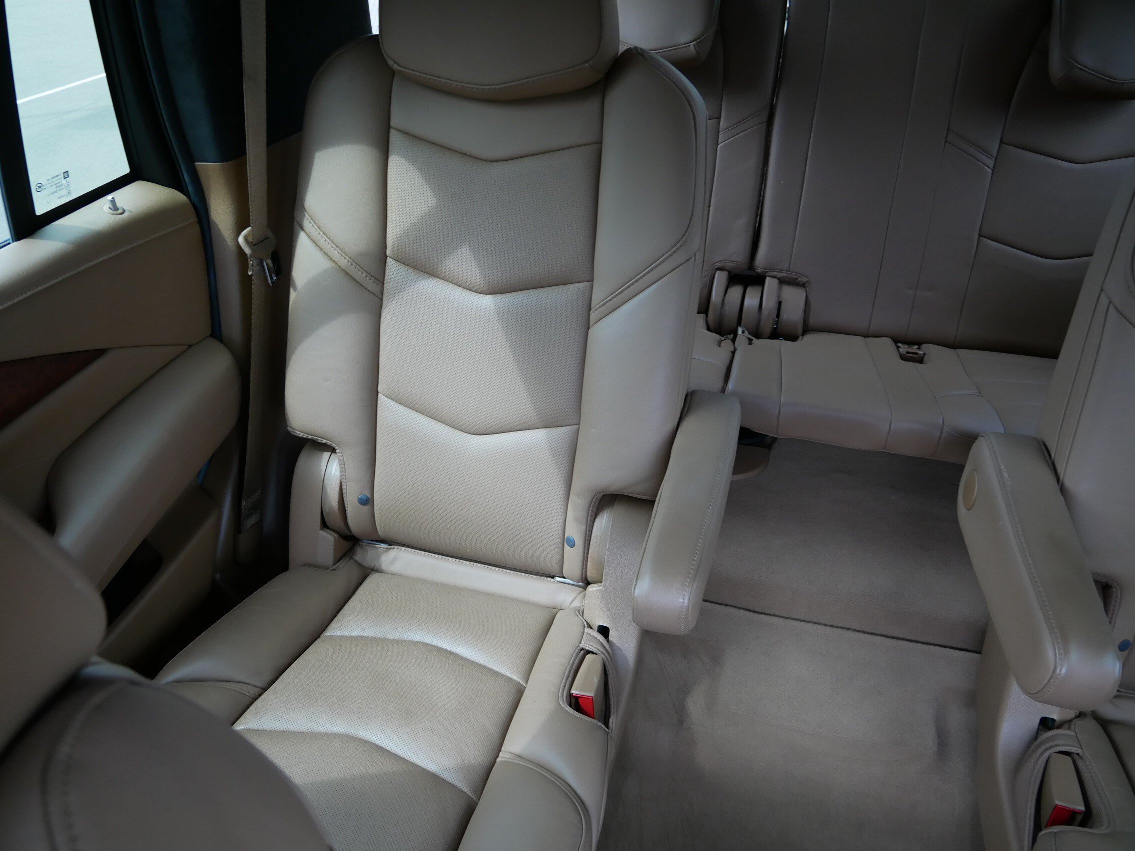 Used 2017 Cadillac Escalade Platinum AWD/4WD image 14