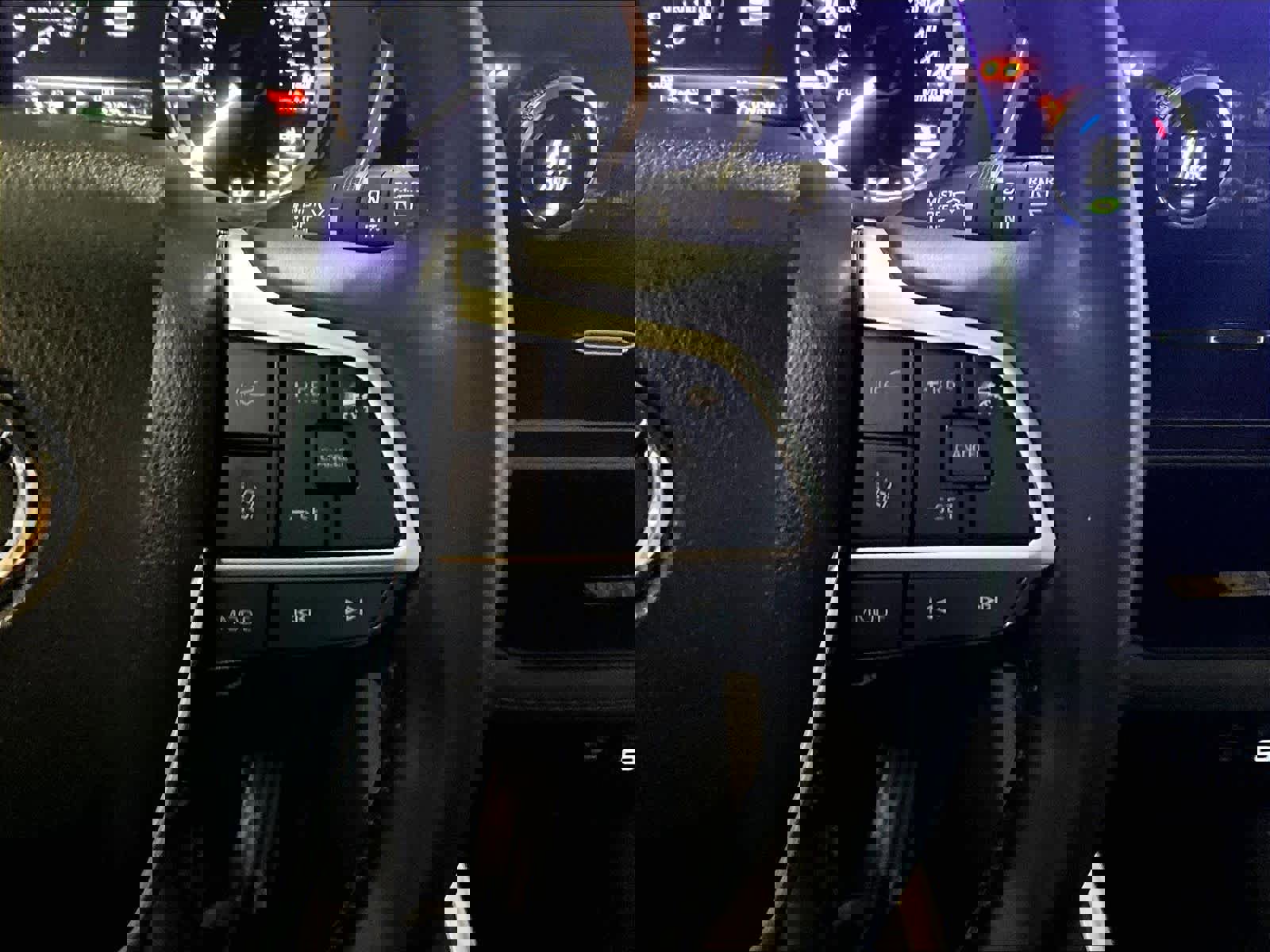 Used 2024 Toyota Highlander XLE image 25