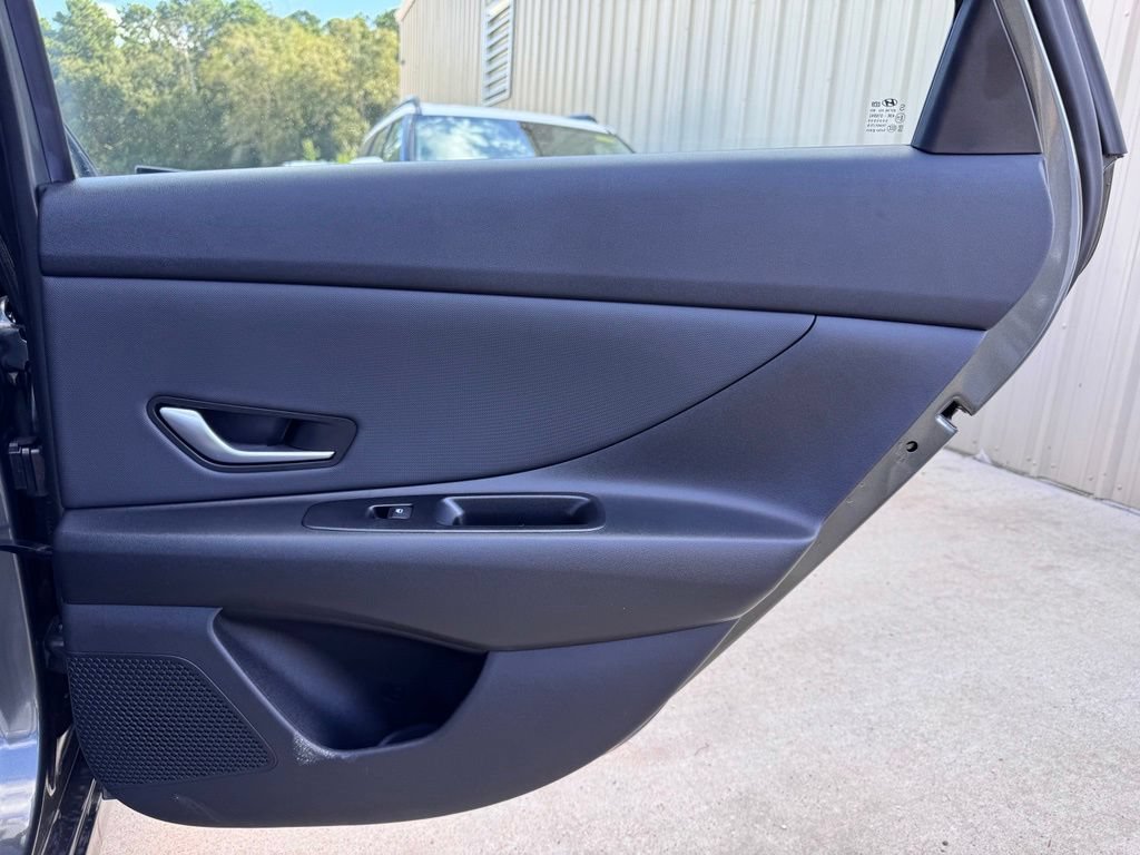 New 2026 Hyundai Elantra Limited FWD image 21